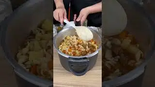 Meat soup with vegetables, simple and easy to make.