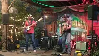 Jamie Davis Trio - Jennings & Jones/Lonesome, On'ry and Mean