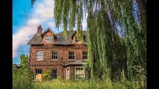 ABANDONED HOUSE (old stuff left behind)