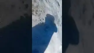 Супругу чуть не унесло в море 