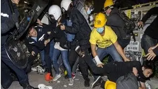 Protesters clash with police at Hong Kong legislature