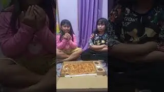 Makan Pizza Bareng Teman Teman ( Doa Makan )