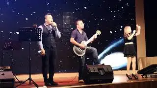 让我留在你身边 + I Hate Myself For Loving You 最后全场High起来
