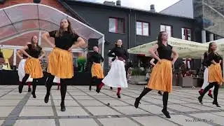 Rapla Gümnaasimi neidude rahvatantsurühm