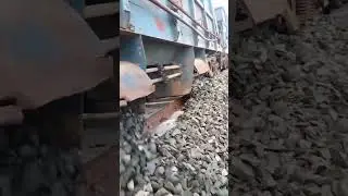 How stone chips are unloaded from carts #viral #railway #reels