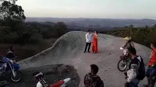 Salto do lado dos noivos na pedra ! Equipe Jonas off road Campinas