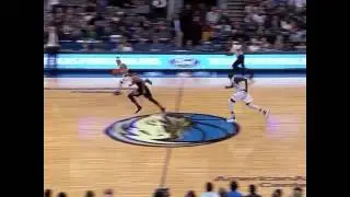 Seth Curry behind the back pass
