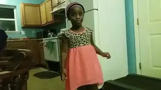 ADORABLE LITTLE GIRL CAN DO A SPLIT  SO CUTE *adorable*🥰🥰🥰🥰🥰🥰🥰🥰🥰🥰