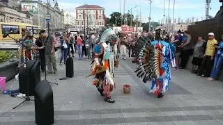 Индейцы отжигают во Владивостоке!