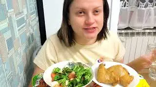 люблю копченые крылья/ с салатом/ мукбанг