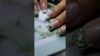 френч стразами  #МоиНогти #ФРЕНЧ #пилю #Маникюр #дизайнногтей #рек #manikur #nails #nailart