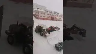 ПОМОГ братишки два погрузчика 
