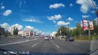 Подрезал мотоциклиста..