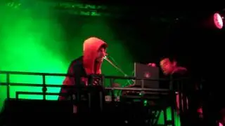 Le Microkosmos (fragmento en fiesta Chau Tren)