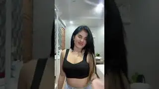 Tante Cantik bertindik di hidung Gunung Gede