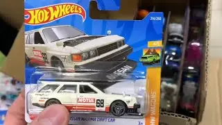 РАСПАКОВКА ЦЕЛОГО КЕЙСА HOT WHEELS в Детском Мире / Охота ХотВилс
