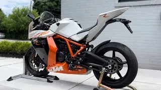 KTM RC8 R - Ergonomic Adjustments from Factory!