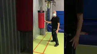 Ушу в Тобольске. Отработка ударов локтями на мешке