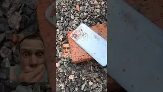 Он разбил телефон ради хайпа 🥵