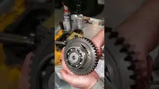 John Deere 830 pony motor over-running clutch #johndeere #tractor #engineering #mechanic #clutch