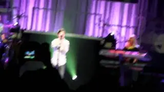 David Archuleta - A Little Too Not Over You (LIVE OPENING NUMBER)
