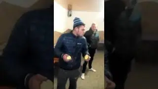 скушать 1 кг яблук за 2минуты----eat 1 kg of Yabluko 2minuty
