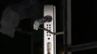 Test: Cleaning iPhone audio jack with hot glue #asmr #waitforit #satisfying
