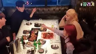 (ENG SUB) What if a very handsome friend is humiliated at a drink? LMAO