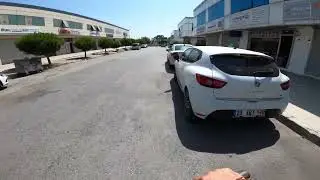 Elektrikli Scooter ile Gıda Çarşısı