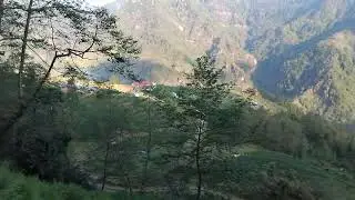 हाम्रो नेपालको रमाइलो ठाउँ बस मा घुम्दै  nepal raamro ghumne thanu busma ghumdai नेपालीको सुन्दर ठाउ