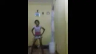 MENINA DE 9anos  DANÇANDO