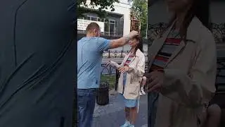 Гипноз на улице. Руки в каталепсии