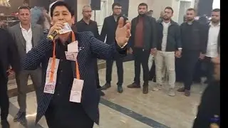 Sanatçı Gökhan Gezer Sahnede Neler Yaptı ￼Herkes Olduğu Yerde Oynadı İyi Seyirler