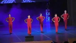 Во кузнице молодые кузнецы - Новогодние русские песни