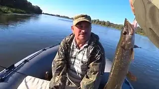 рыбалка в Астрахани нервно курит в сторонке... пивная рыбалка на Оке рулит!!!