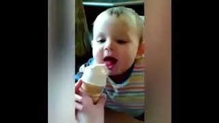 LUCU-bayi makan es krim-lihat ekspresinya