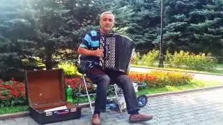 Попури из детcких песенок, баянист Сергей. парк 28 панфиловцев, г.Алматы Казахстан