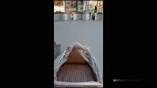 Мебель для кафе с металлической отделкой.