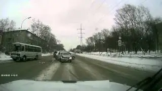Daily Bangup 3-05-2013 Car Crash Compilation - ДТП 車禍 车毁人亡 사고 تحطم