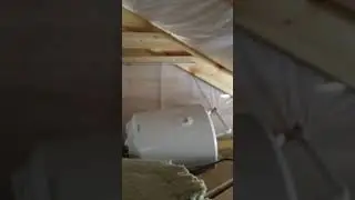 Упал водонагревательный бак, сам? Зачем? почему?