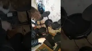 КОРОЛЬ И ШУТ НА БАРАБАНАХ