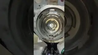 Топливный насос от экскаватора погрузчика. Сильная ржавчина внутри