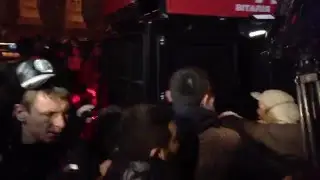 На Майдан прорывается машина  с динамиками - начало Революции достоинства