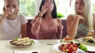 КАФЕ НА АЙ ПЕТРИ ДЕГУСТАЦИЯ ВИНА И ЖИВАЯ УЛИТКА В САЛАТЕ