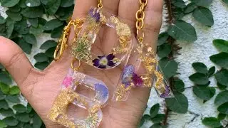 Llaveros de resina con naturaleza muerta y hoja de oro,usando los 2 moldes normal y espejo. Keychain