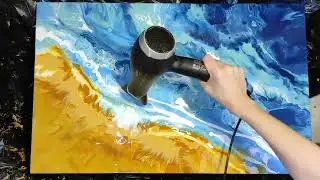 Большой кусок бушующего  моря в технике флюид арт.