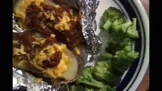 🥔 Baked Potatoes & Broccoli 🥦