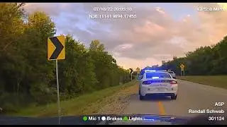 Drunk motorcycle driver tries to flee from Arkansas State Police Randall Schwab on 07/18/22