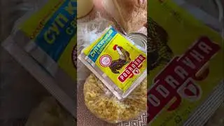 Один из вечеров…Килька в томатном соусе с рожками, булка белого, суп из пакета и вафли…