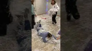 Провожу день рождения бумажное шоу девочки развлекаются 🥳🎁🤗